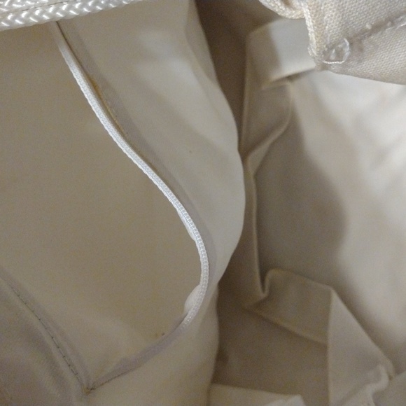 Vintage Women's, handbag and matching  toe sandal in gold. - Picture 8 of 9